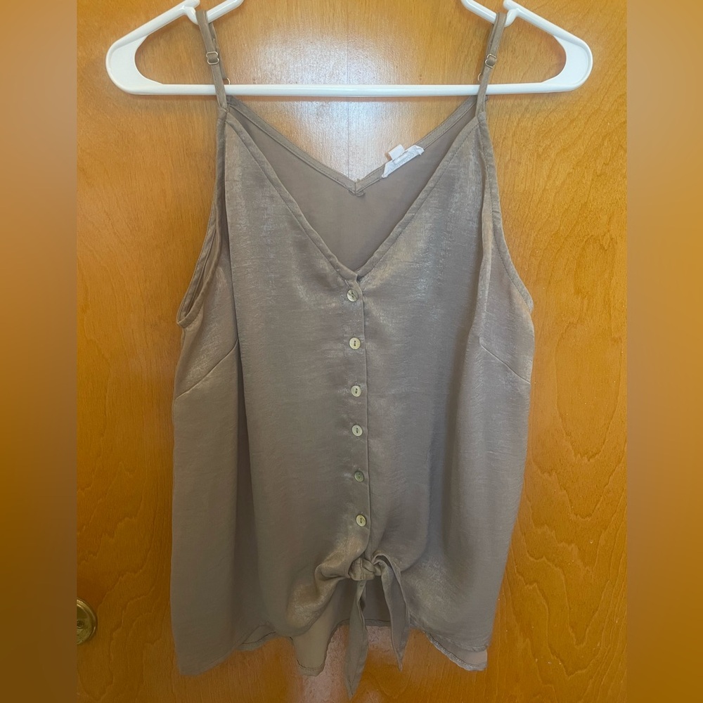 Beautiful Mittoshop tie front button down top